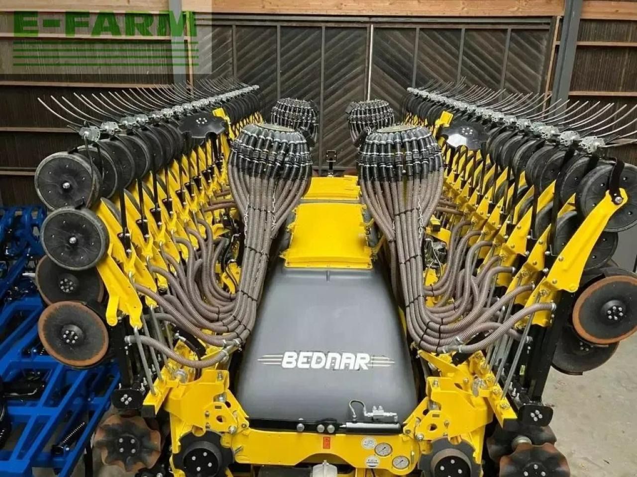 Bednar efecta ce 12000 db - Seminatrice combinata: foto 3 Bednar efecta ce 12000 db - Seminatrice combinata: foto 3