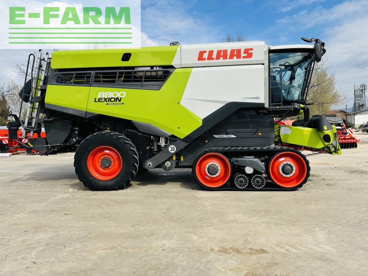 CLAAS LEXION 8800 TT E5 - Mietitrebbia: foto 4 CLAAS LEXION 8800 TT E5 - Mietitrebbia: foto 4