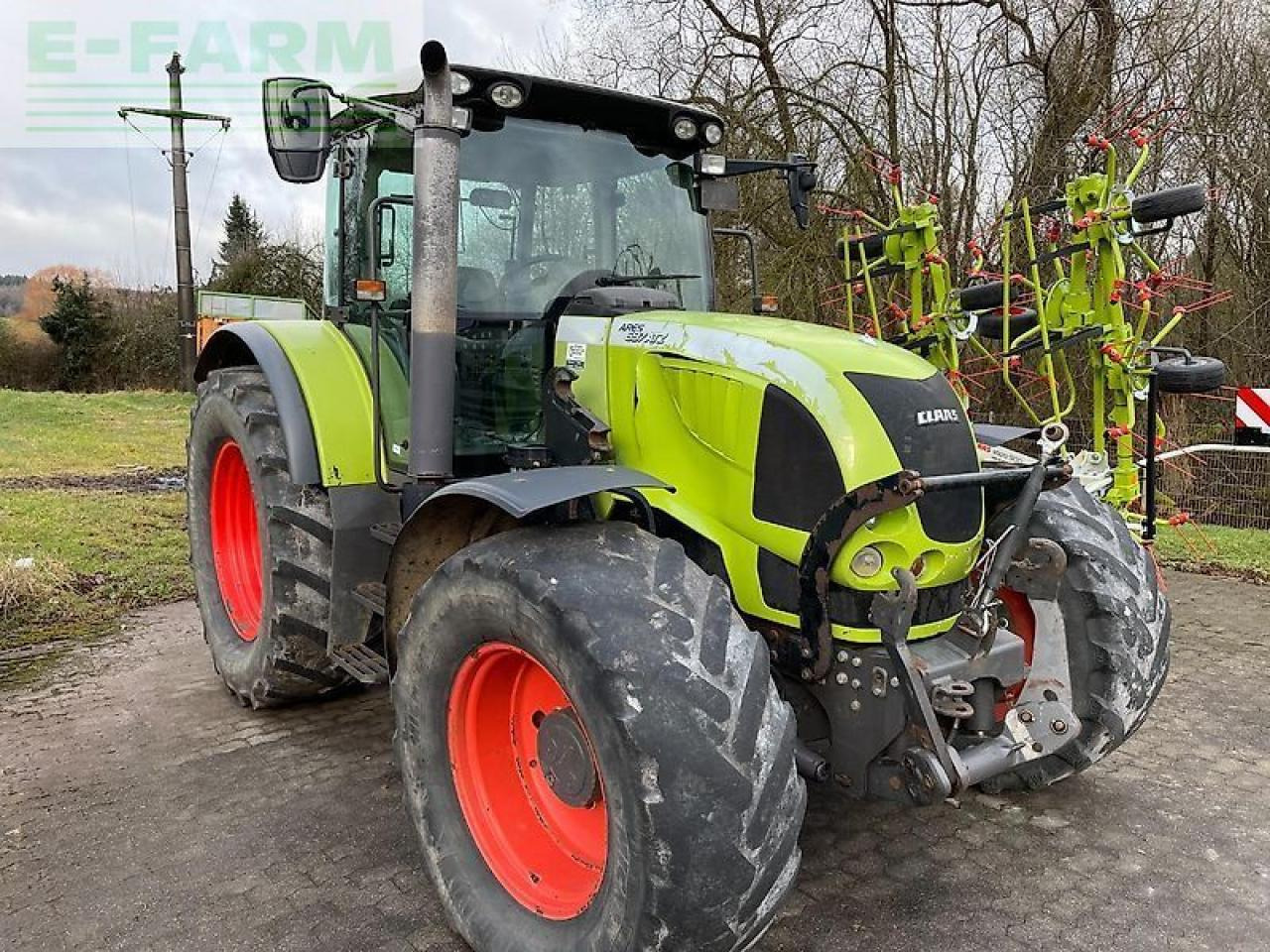 CLAAS ares 697 atz mit fronthydraulik und frontladerkonsolen stoll ATZ - Trattore: foto 1 CLAAS ares 697 atz mit fronthydraulik und frontladerkonsolen stoll ATZ - Trattore: foto 1