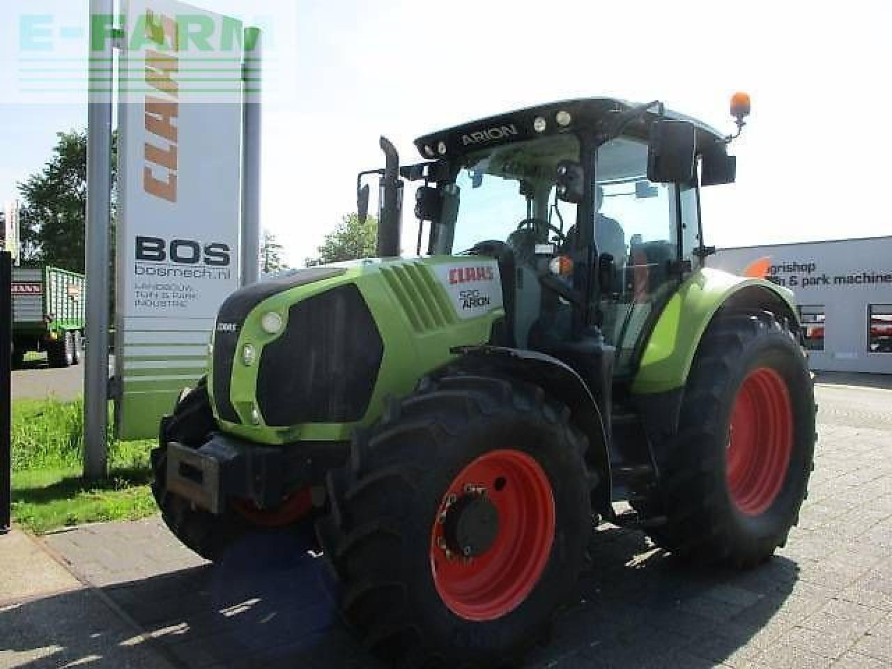 CLAAS arion 520 - Trattore: foto 1 CLAAS arion 520 - Trattore: foto 1