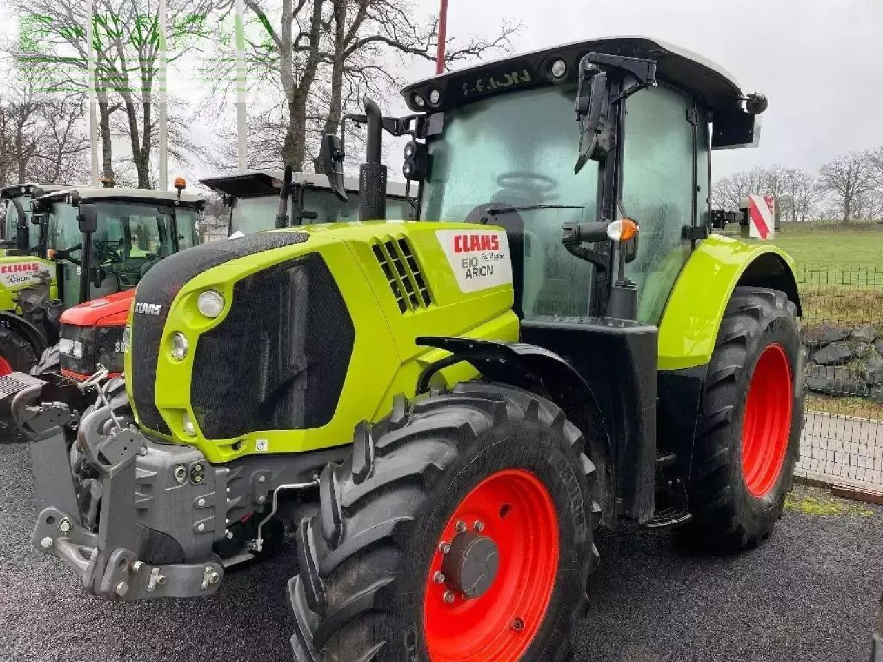 CLAAS arion 610 cmatic cis+ CMATIC CIS+ - Trattore: foto 2 CLAAS arion 610 cmatic cis+ CMATIC CIS+ - Trattore: foto 2