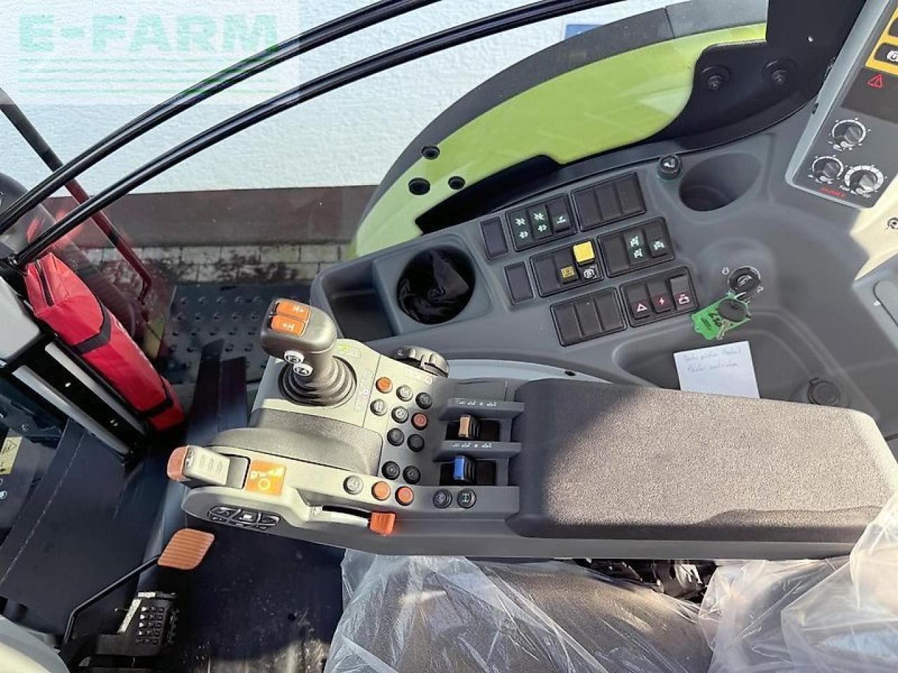 CLAAS arion 630 cis+ hexashift stage v a96 HEXASHIFT CIS+ - Trattore: foto 5 CLAAS arion 630 cis+ hexashift stage v a96 HEXASHIFT CIS+ - Trattore: foto 5
