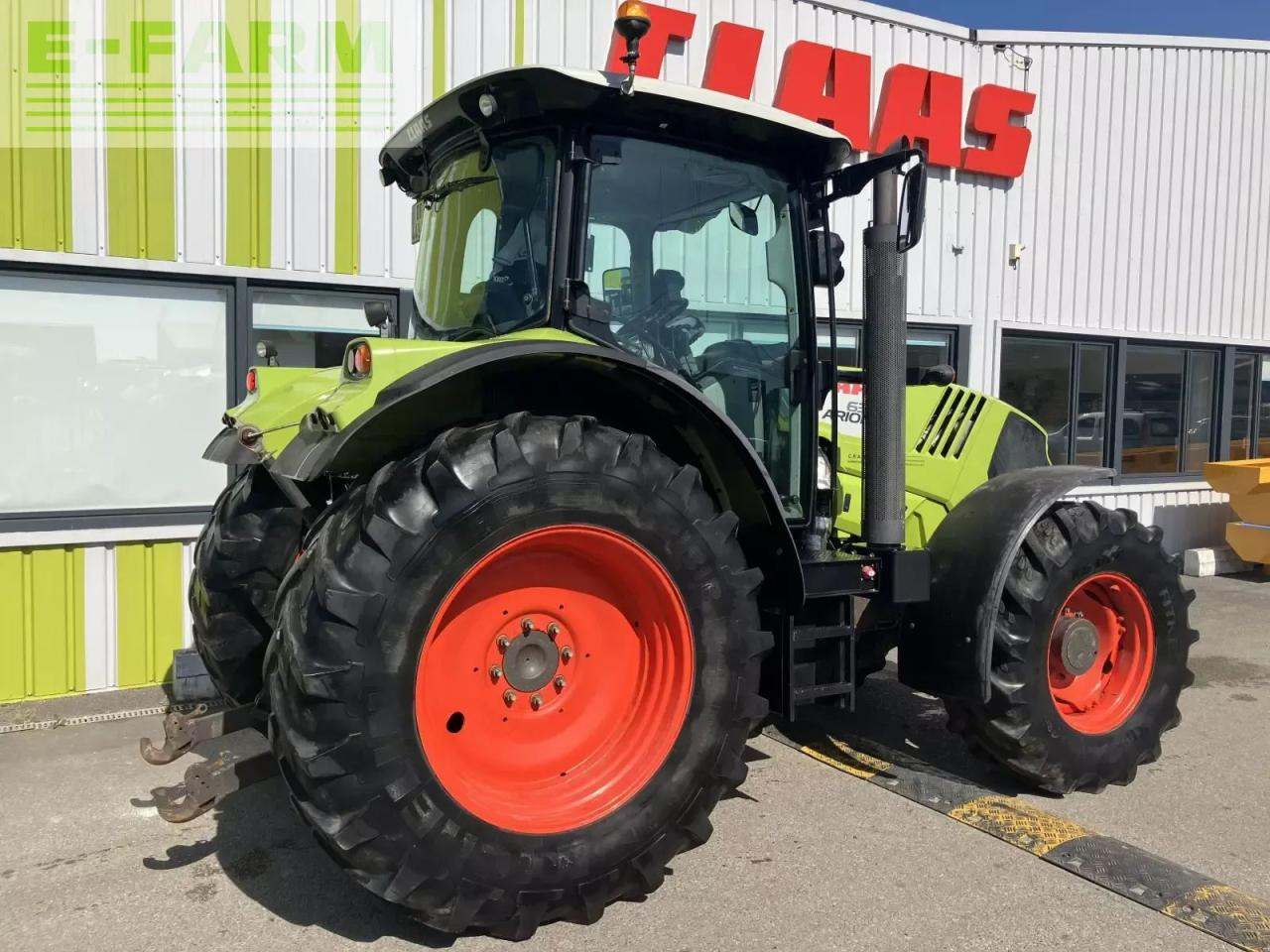 CLAAS arion 630 t4i cis CIS - Trattore: foto 2 CLAAS arion 630 t4i cis CIS - Trattore: foto 2