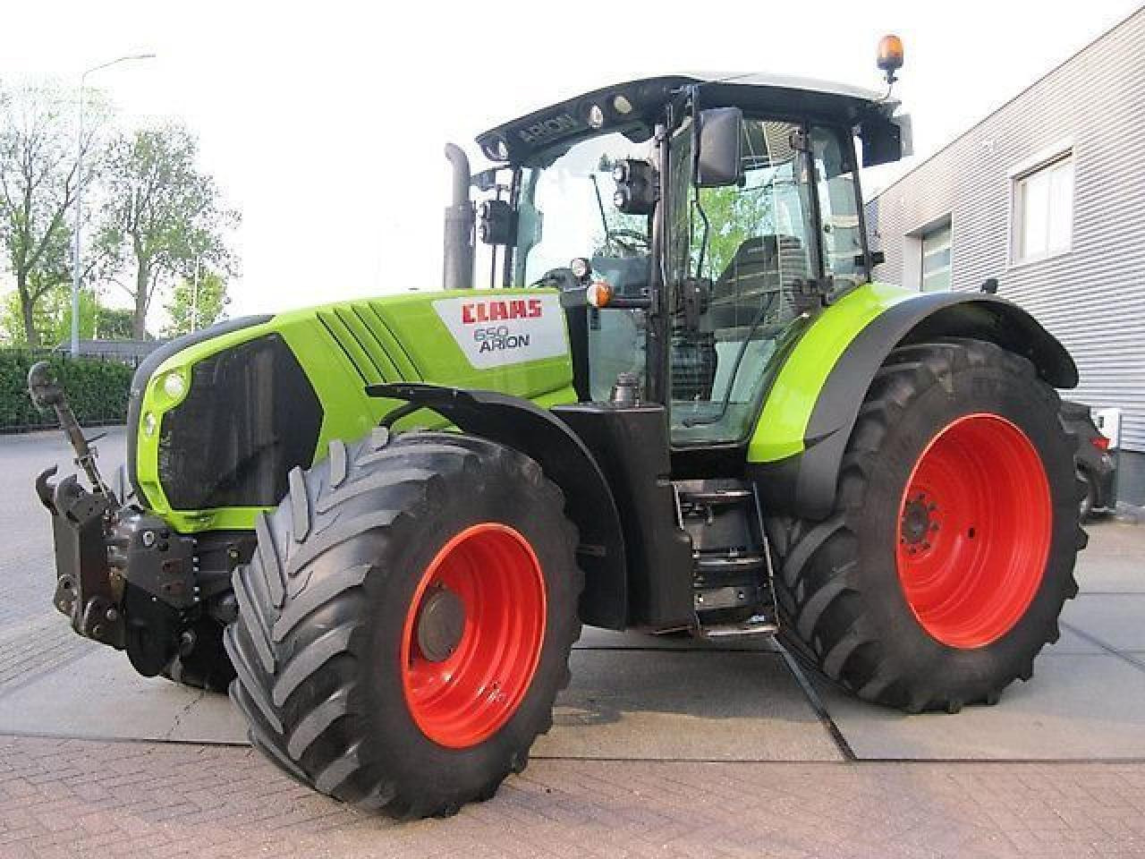 CLAAS arion 650 cis CIS - Trattore: foto 1 CLAAS arion 650 cis CIS - Trattore: foto 1