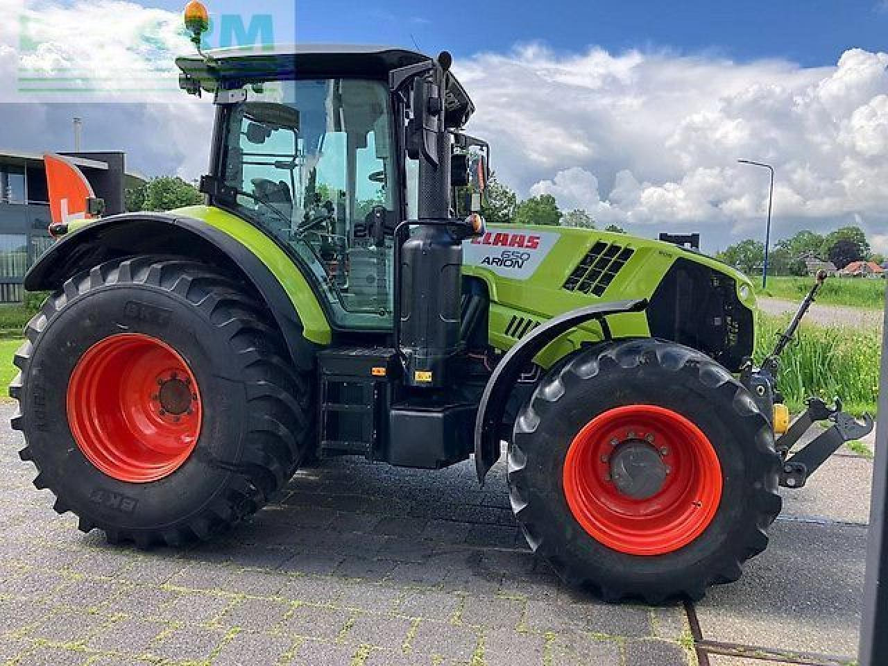 CLAAS arion 650 cis+ hexashift HEXASHIFT CIS+ - Trattore: foto 5 CLAAS arion 650 cis+ hexashift HEXASHIFT CIS+ - Trattore: foto 5