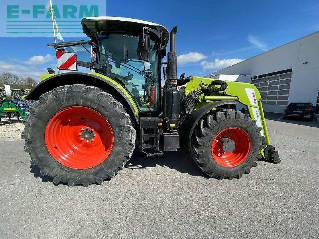CLAAS arion 650 cis+ mit fl CIS+ - Trattore: foto 4 CLAAS arion 650 cis+ mit fl CIS+ - Trattore: foto 4