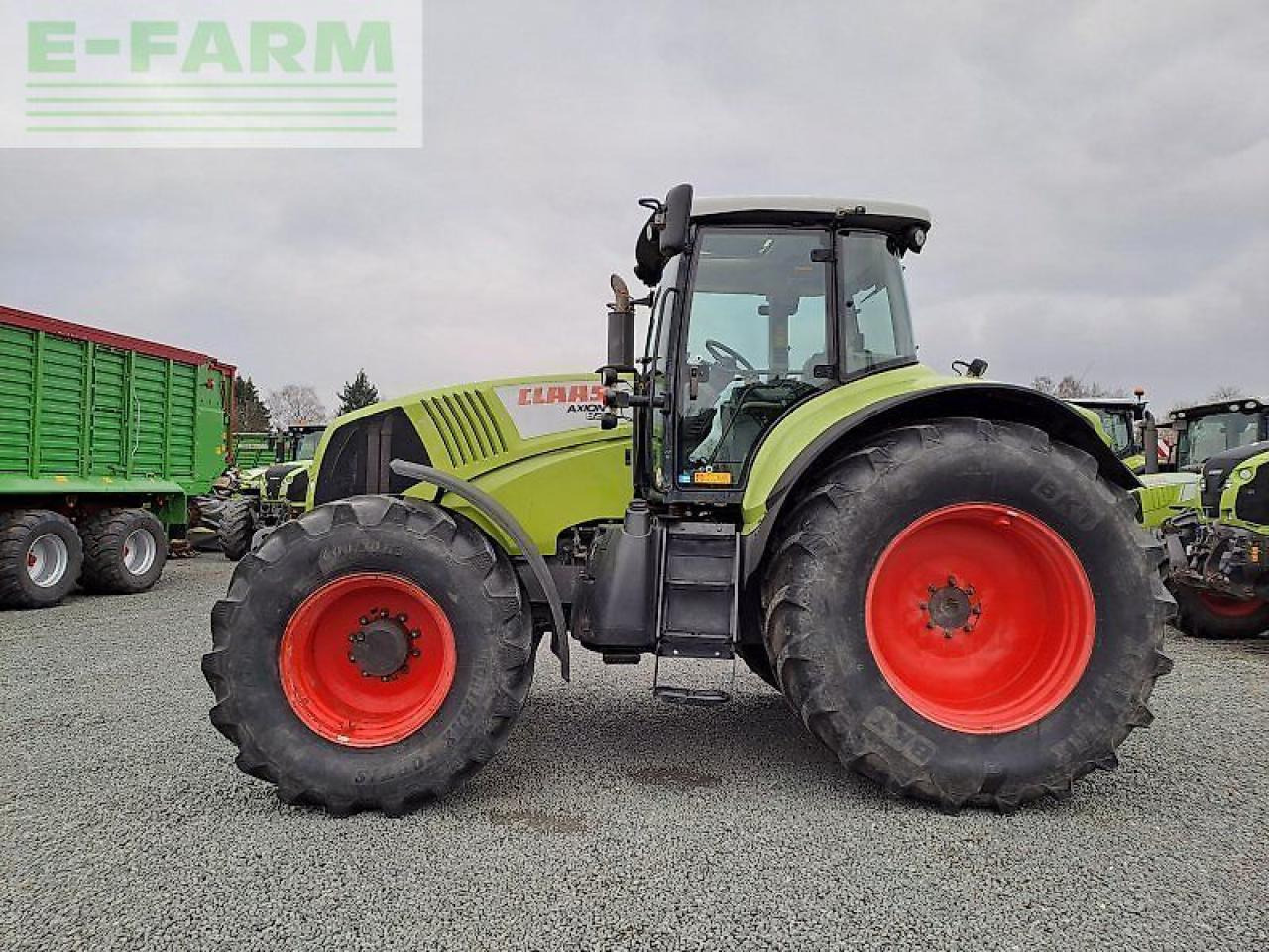 CLAAS axion 820 c-matic CMATIC - Trattore: foto 2 CLAAS axion 820 c-matic CMATIC - Trattore: foto 2
