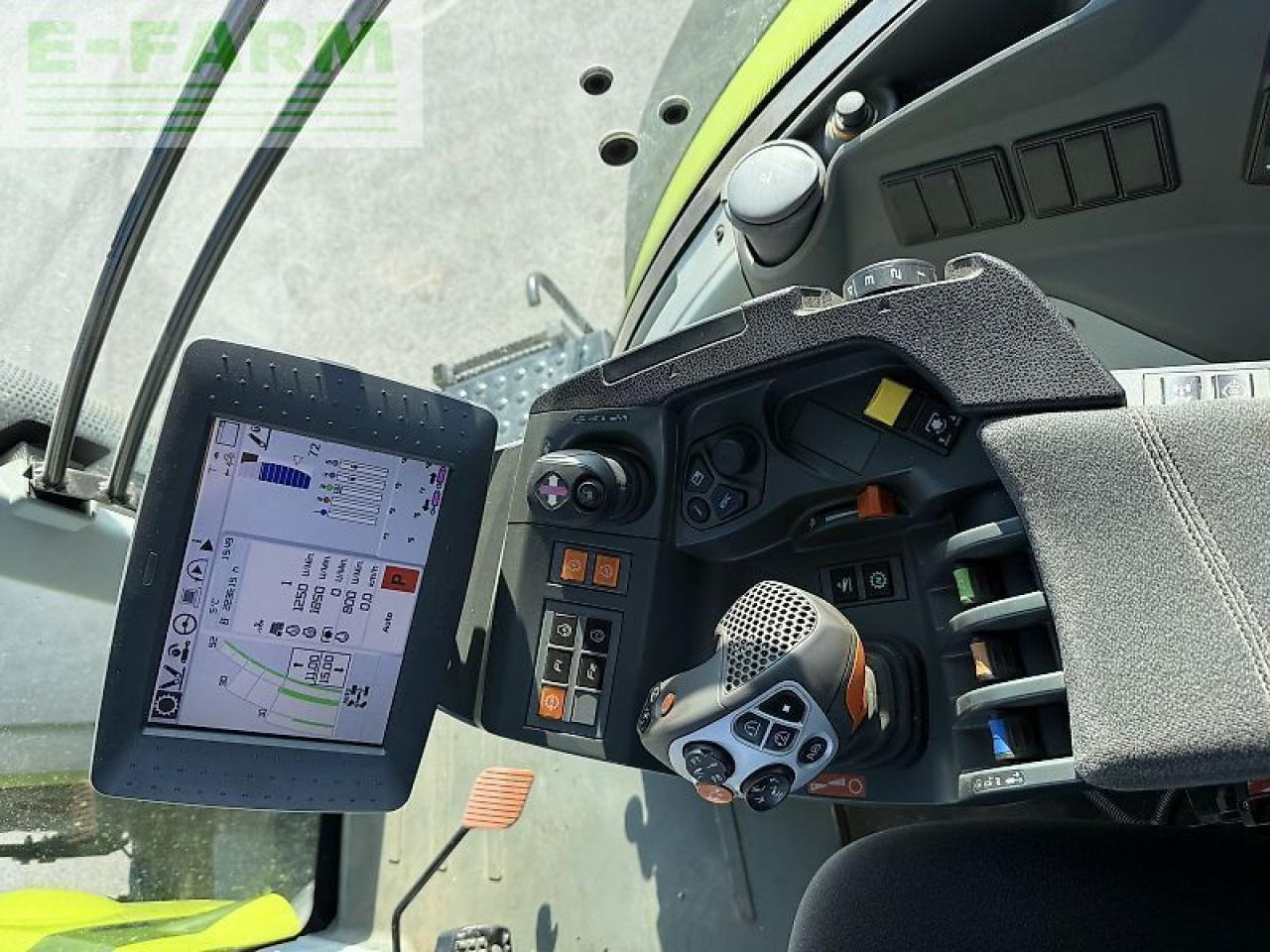CLAAS axion 830 c-matic CMATIC - Trattore: foto 3 CLAAS axion 830 c-matic CMATIC - Trattore: foto 3