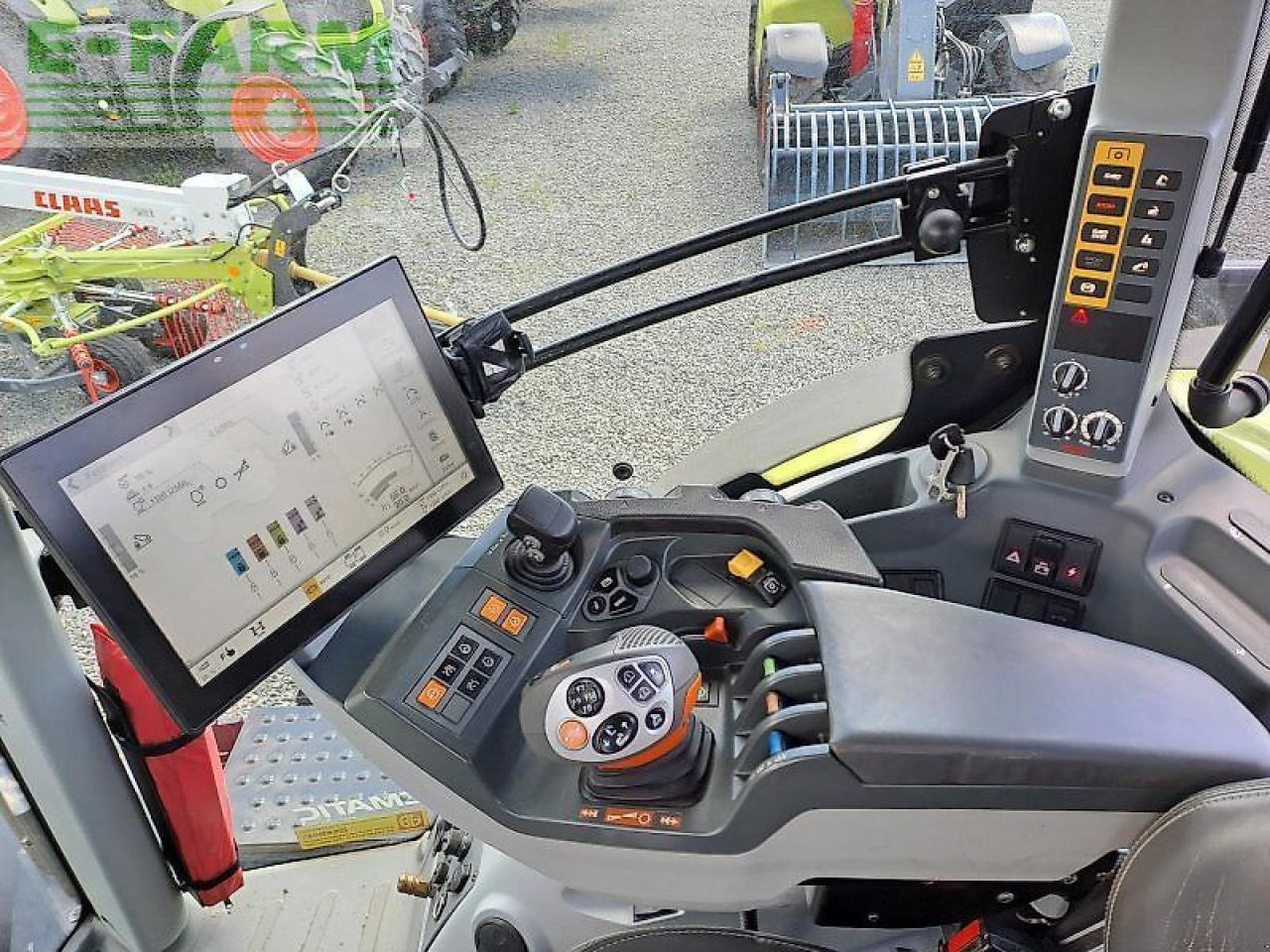 Trattore CLAAS axion 870 c-matic CMATIC: foto 8