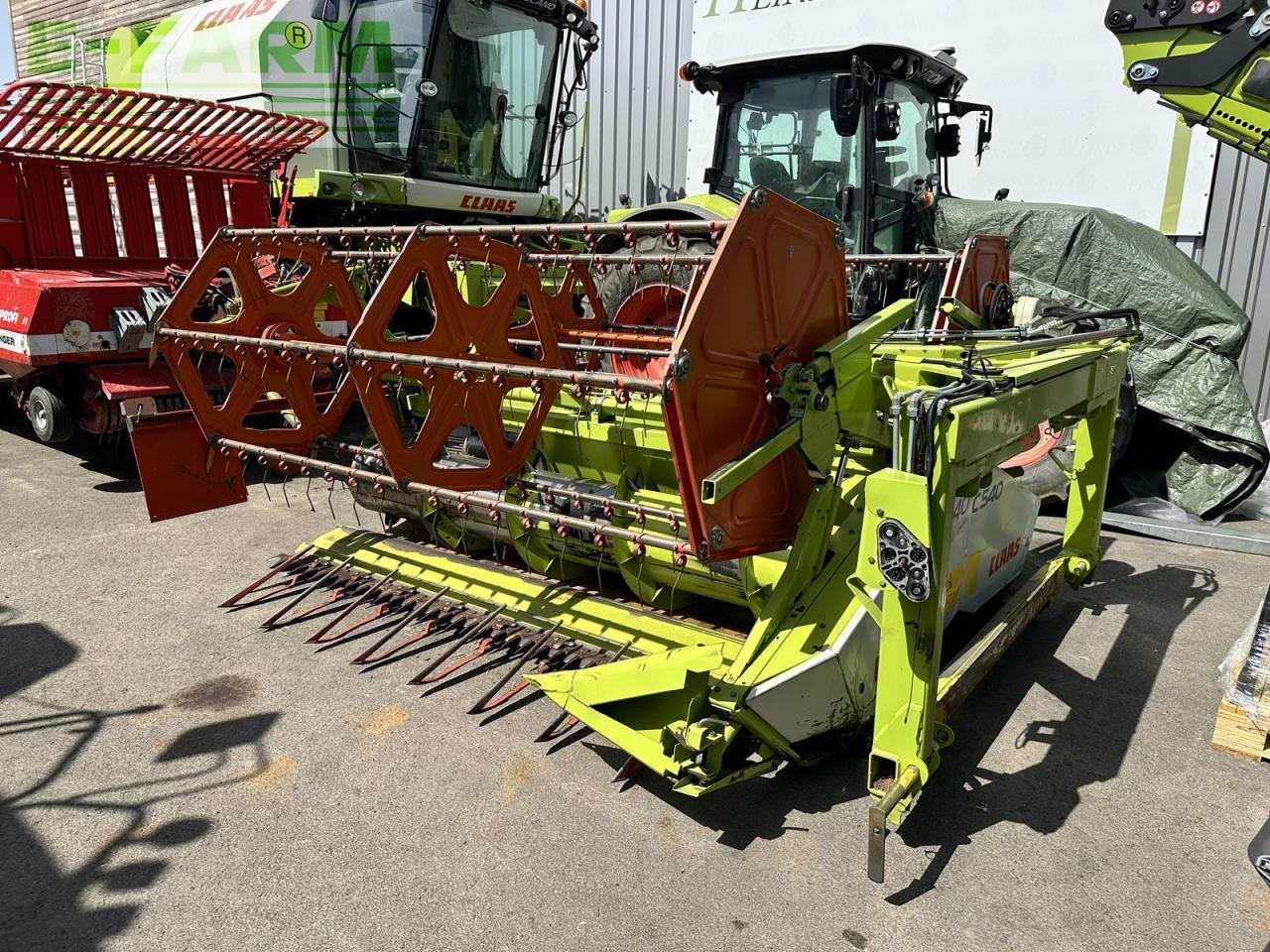 CLAAS c540 klappbar - Barra di taglio per grano: foto 1 CLAAS c540 klappbar - Barra di taglio per grano: foto 1