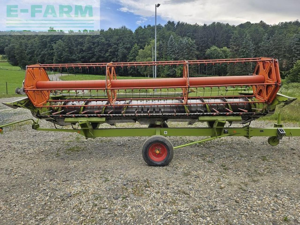 CLAAS v540 vario + transportwagen - Barra di taglio per grano: foto 4 CLAAS v540 vario + transportwagen - Barra di taglio per grano: foto 4