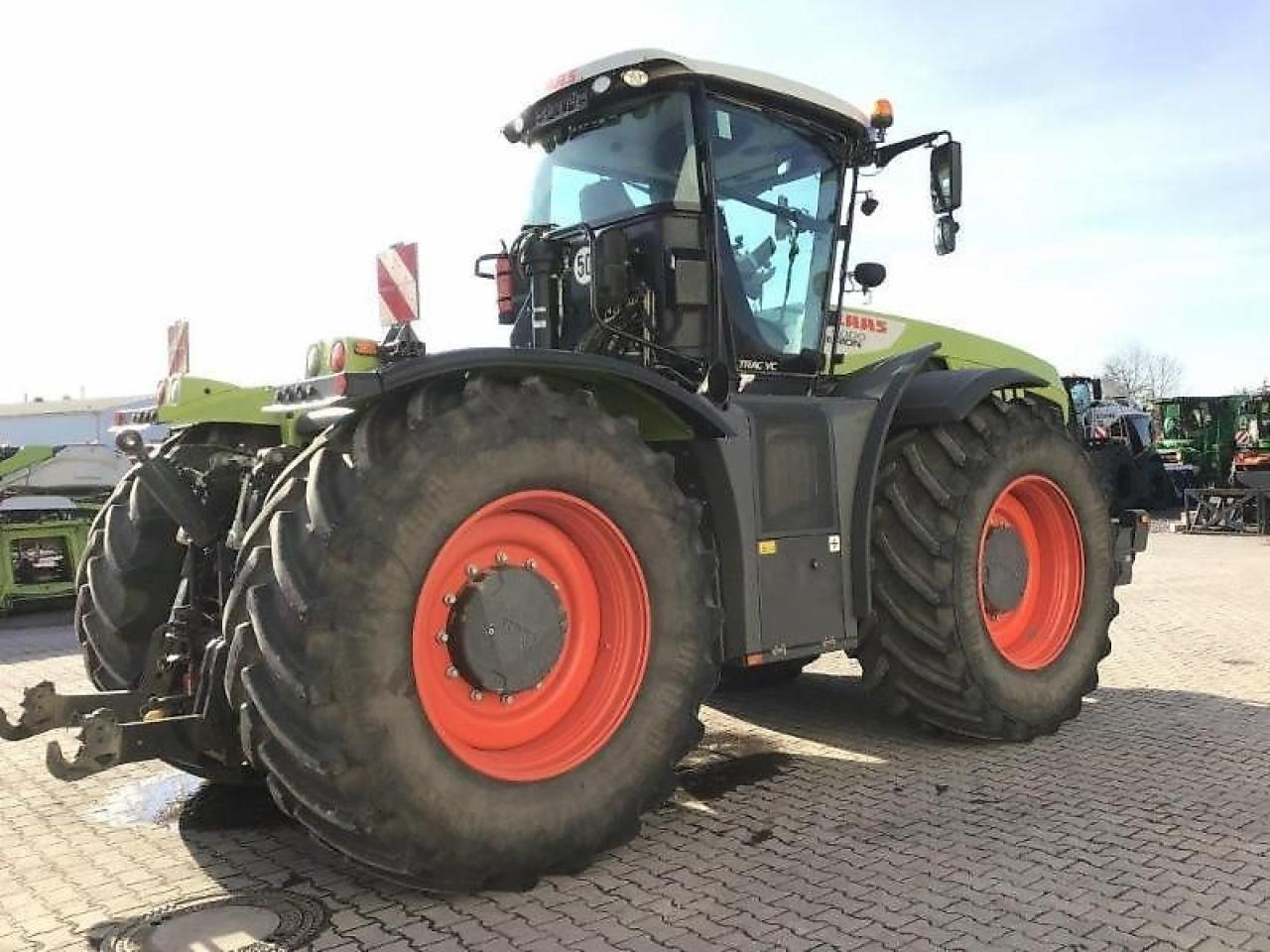 CLAAS xerion 5000 trac vc TRAC VC - Trattore: foto 4 CLAAS xerion 5000 trac vc TRAC VC - Trattore: foto 4