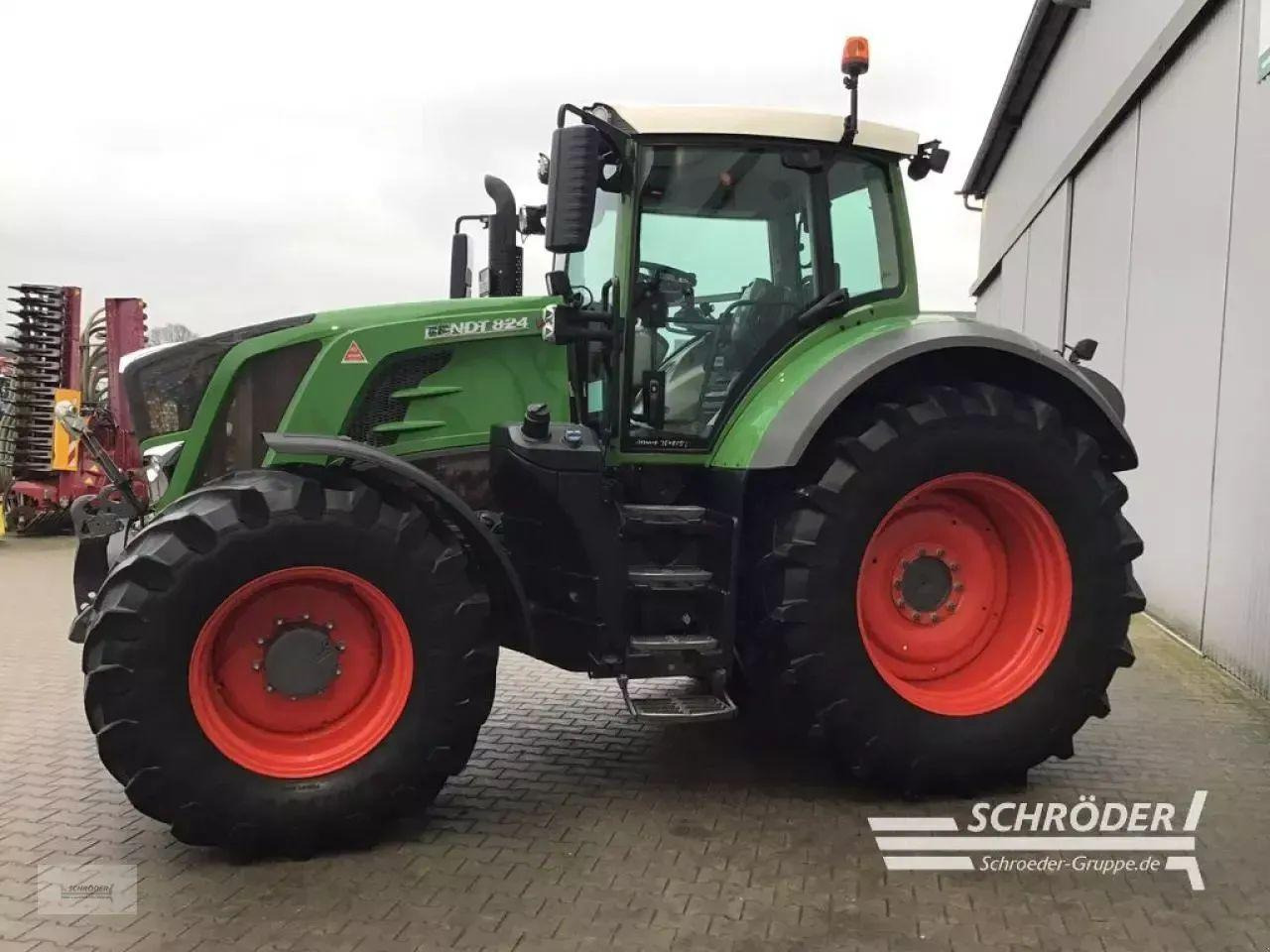 Fendt 824 s4 profi plus - Trattore: foto 4 Fendt 824 s4 profi plus - Trattore: foto 4