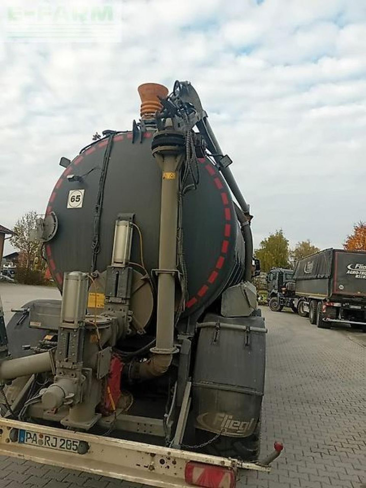 Fliegl stf 27500 sattel-transportfaß, güllefaß - Attrezzatura per spandimento: foto 3 Fliegl stf 27500 sattel-transportfaß, güllefaß - Attrezzatura per spandimento: foto 3