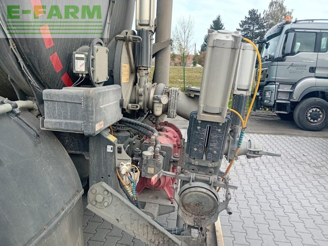 Fliegl stf 27500 sattel-transportfaß, güllefaß - Carrobotte: foto 5 Fliegl stf 27500 sattel-transportfaß, güllefaß - Carrobotte: foto 5
