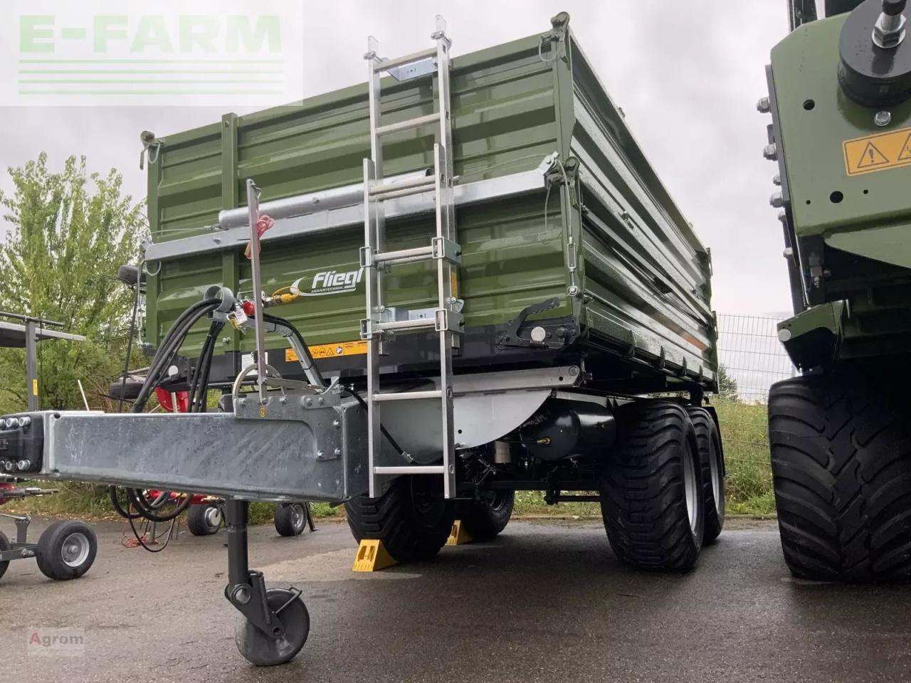 Fliegl tdk 140 - Rimorchio a cassone agricolo: foto 1 Fliegl tdk 140 - Rimorchio a cassone agricolo: foto 1