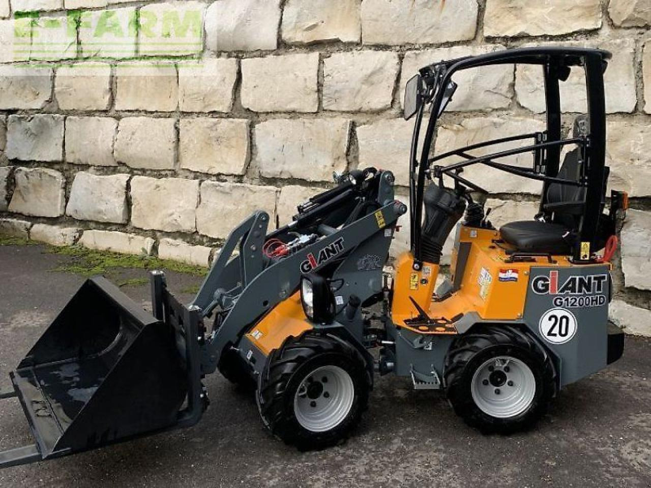 Giant g1200 hd - Miniescavatore: foto 1 Giant g1200 hd - Miniescavatore: foto 1