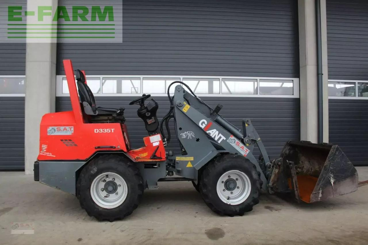 Giant hoflader d 335 t - Pala gommata: foto 1 Giant hoflader d 335 t - Pala gommata: foto 1