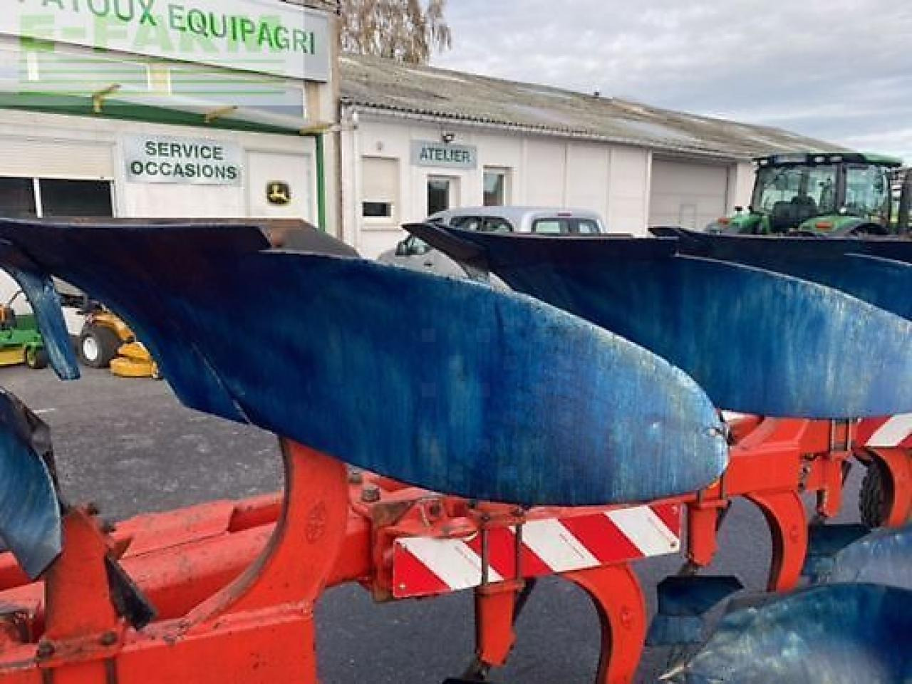 Gregoire Besson rwb7 - Aratro: foto 2 Gregoire Besson rwb7 - Aratro: foto 2