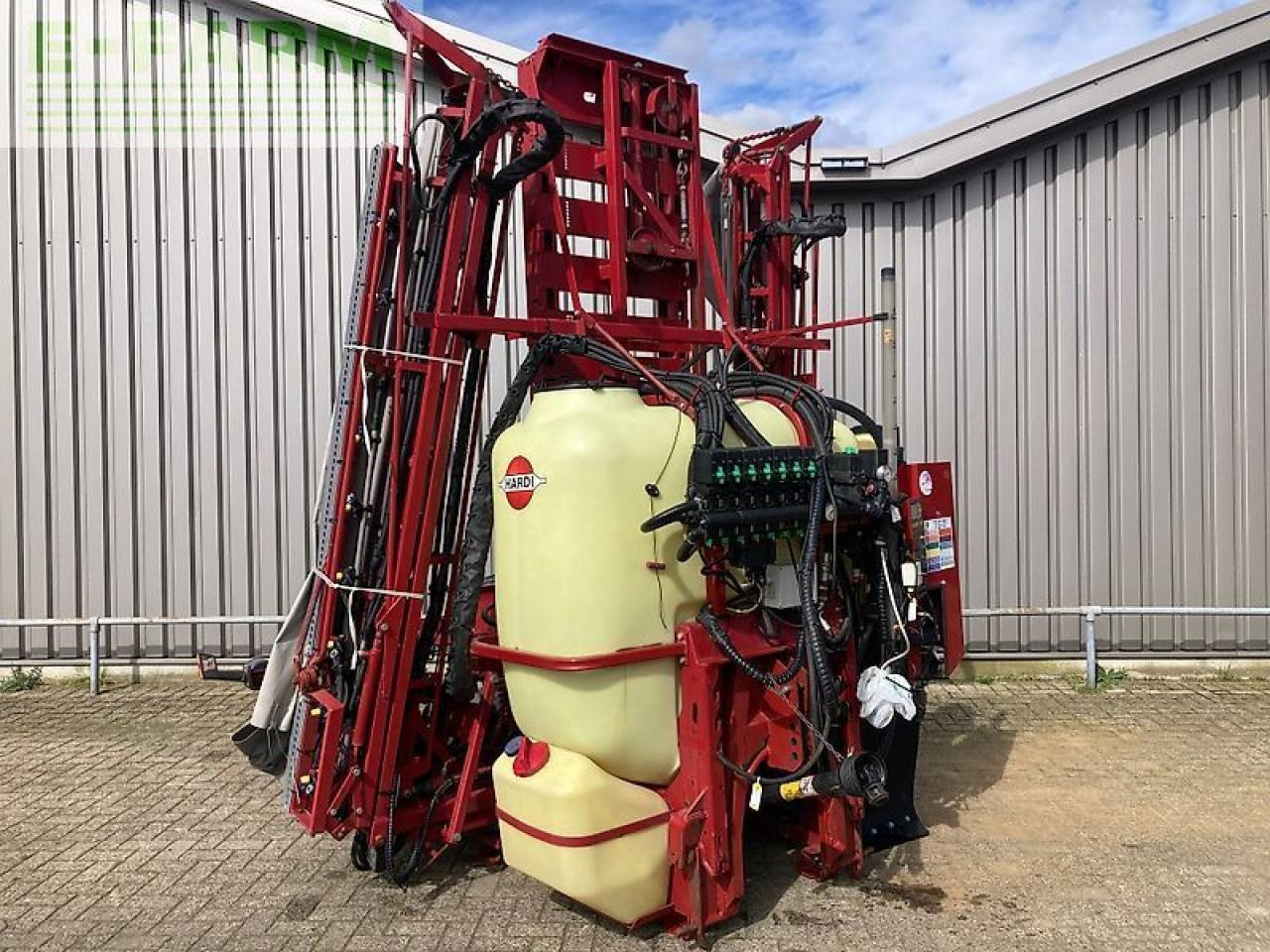 Hardi master plus 18m twin stream - Polverizzatore trainato: foto 1 Hardi master plus 18m twin stream - Polverizzatore trainato: foto 1