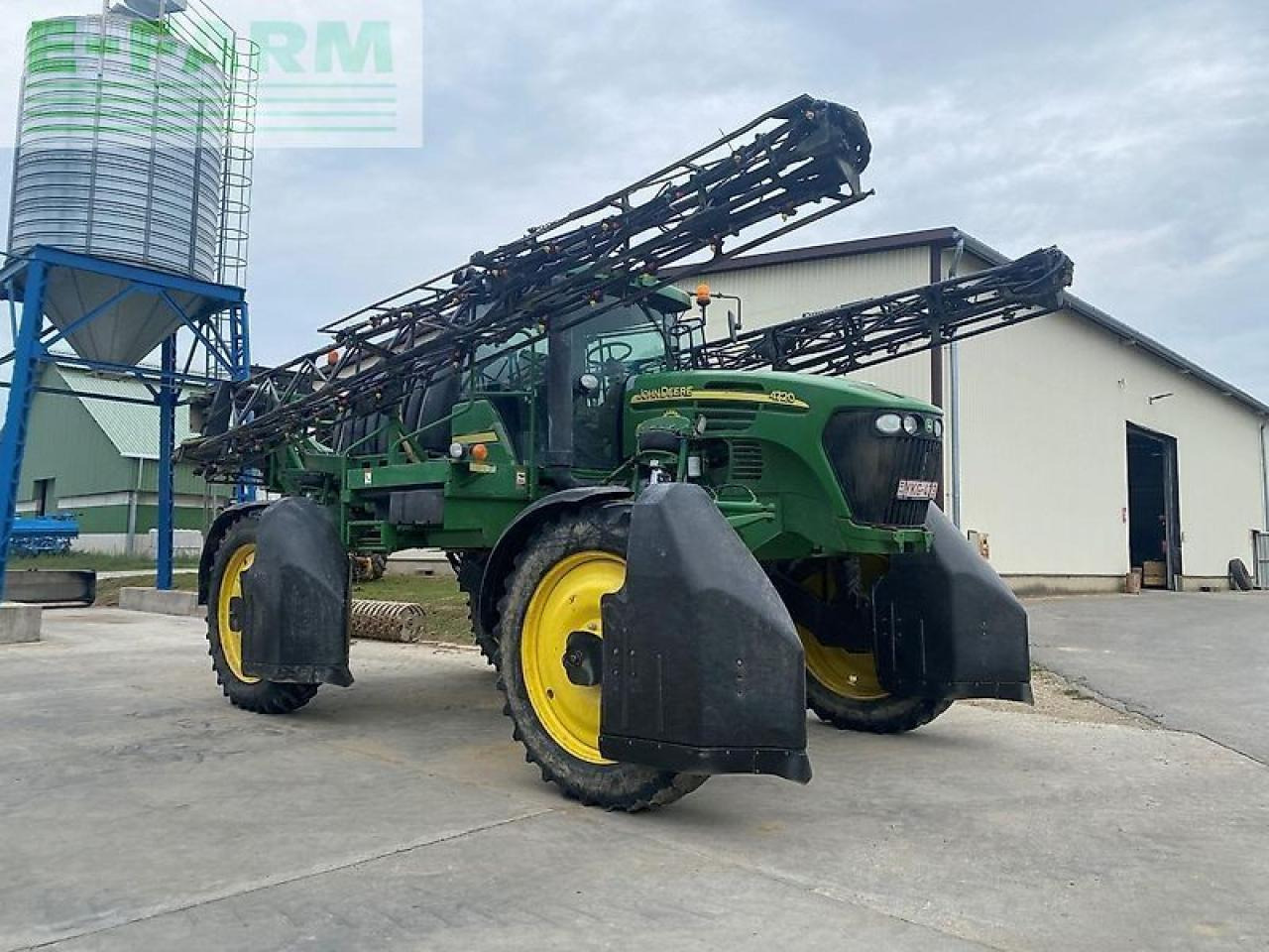 John Deere 4720 - Polverizzatore trainato: foto 3 John Deere 4720 - Polverizzatore trainato: foto 3