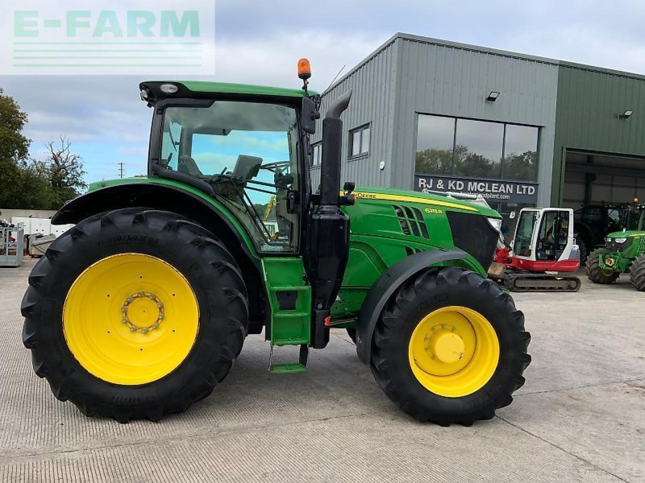 John Deere 6215r tractor (st24428) - Trattore: foto 1 John Deere 6215r tractor (st24428) - Trattore: foto 1