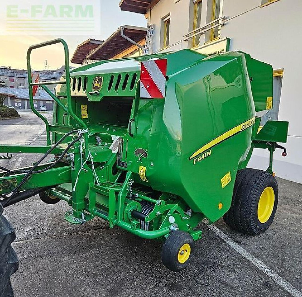 John Deere f441 m - Pressa quadra: foto 1 John Deere f441 m - Pressa quadra: foto 1