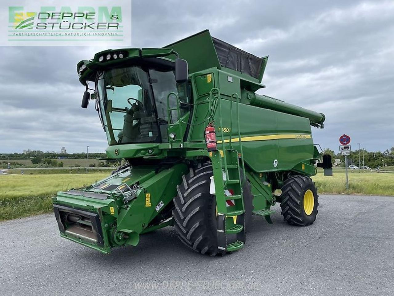 John Deere t560 mit 722pf - Mietitrebbia: foto 1 John Deere t560 mit 722pf - Mietitrebbia: foto 1