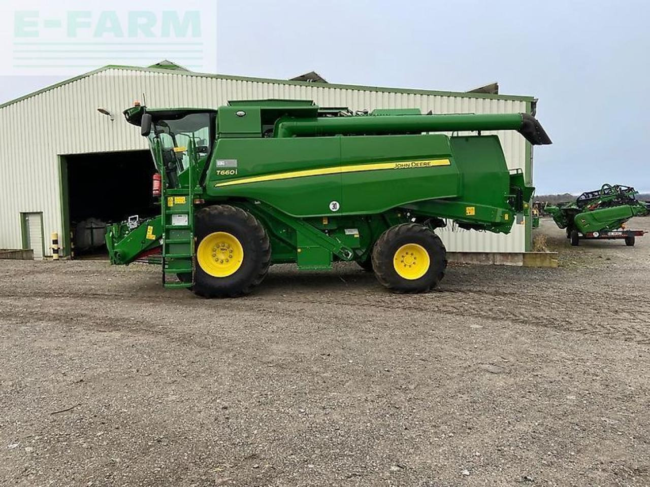 John Deere t660 my23 prod 30 - Mietitrebbia: foto 2 John Deere t660 my23 prod 30 - Mietitrebbia: foto 2