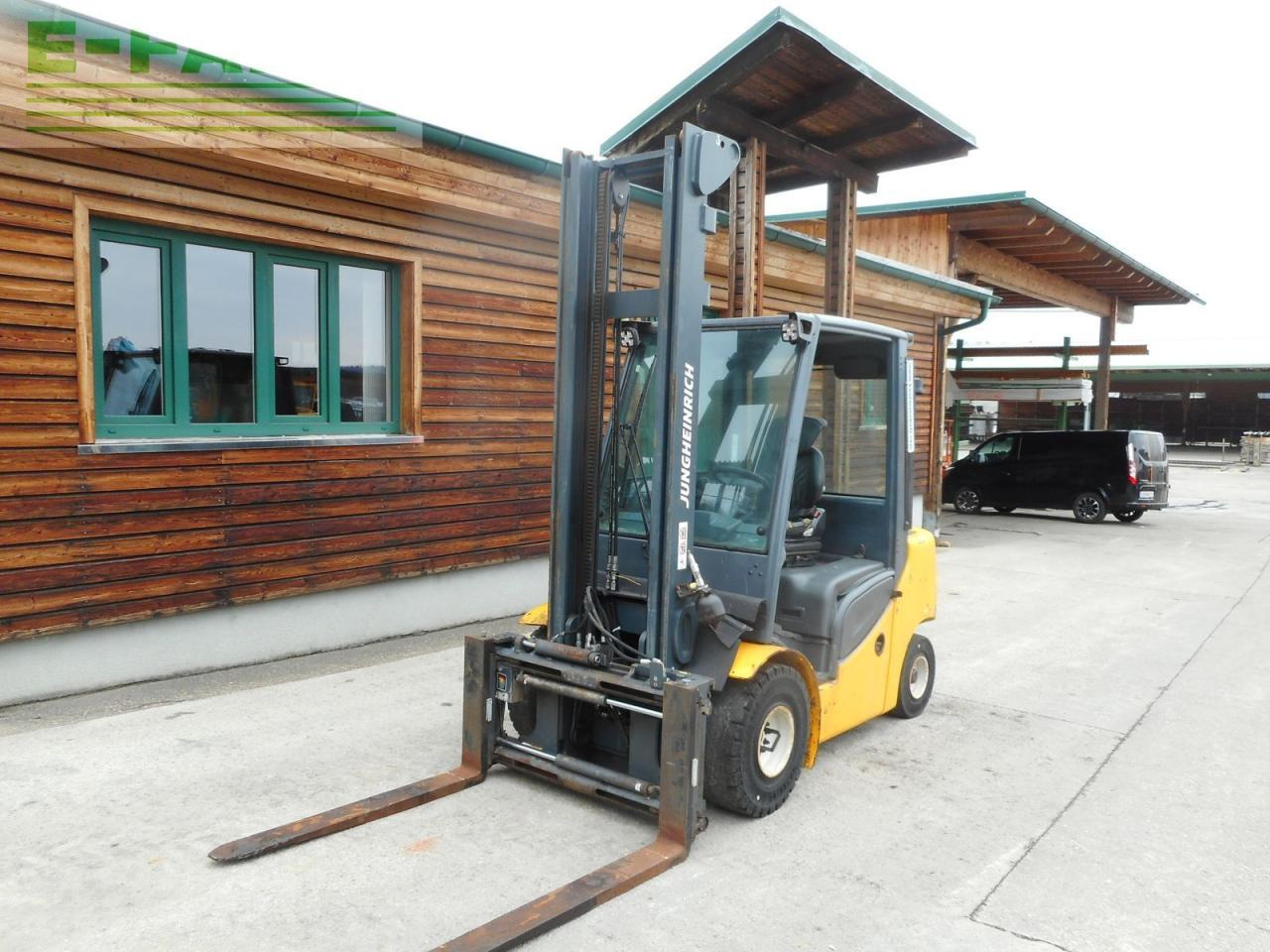 Jungheinrich dfg 430s mit seitenschieber und zinkenverstellun - Carrello elevatore: foto 2 Jungheinrich dfg 430s mit seitenschieber und zinkenverstellun - Carrello elevatore: foto 2