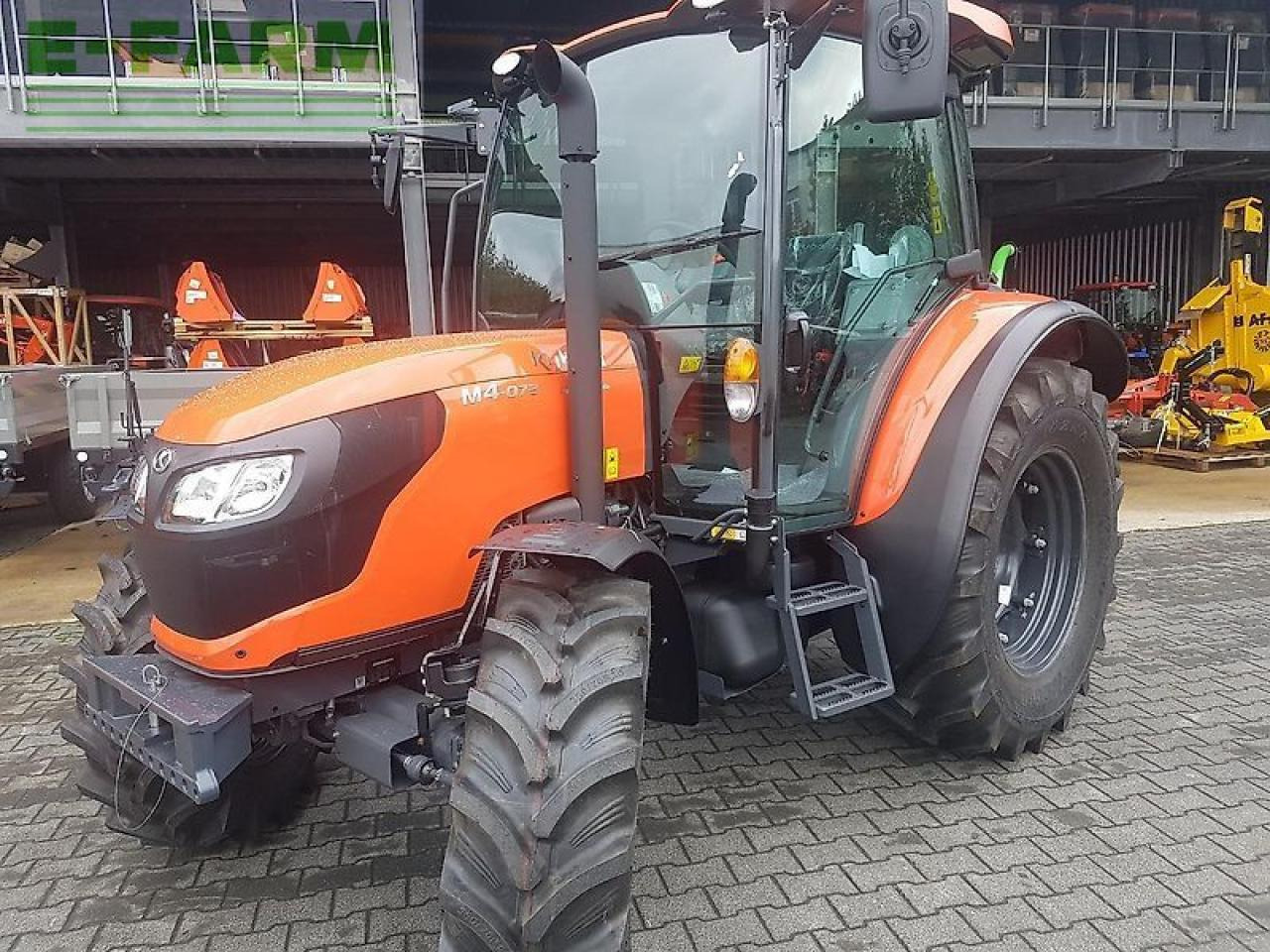 Kubota m4-073cab winterdienstpaket - Trattore: foto 1 Kubota m4-073cab winterdienstpaket - Trattore: foto 1