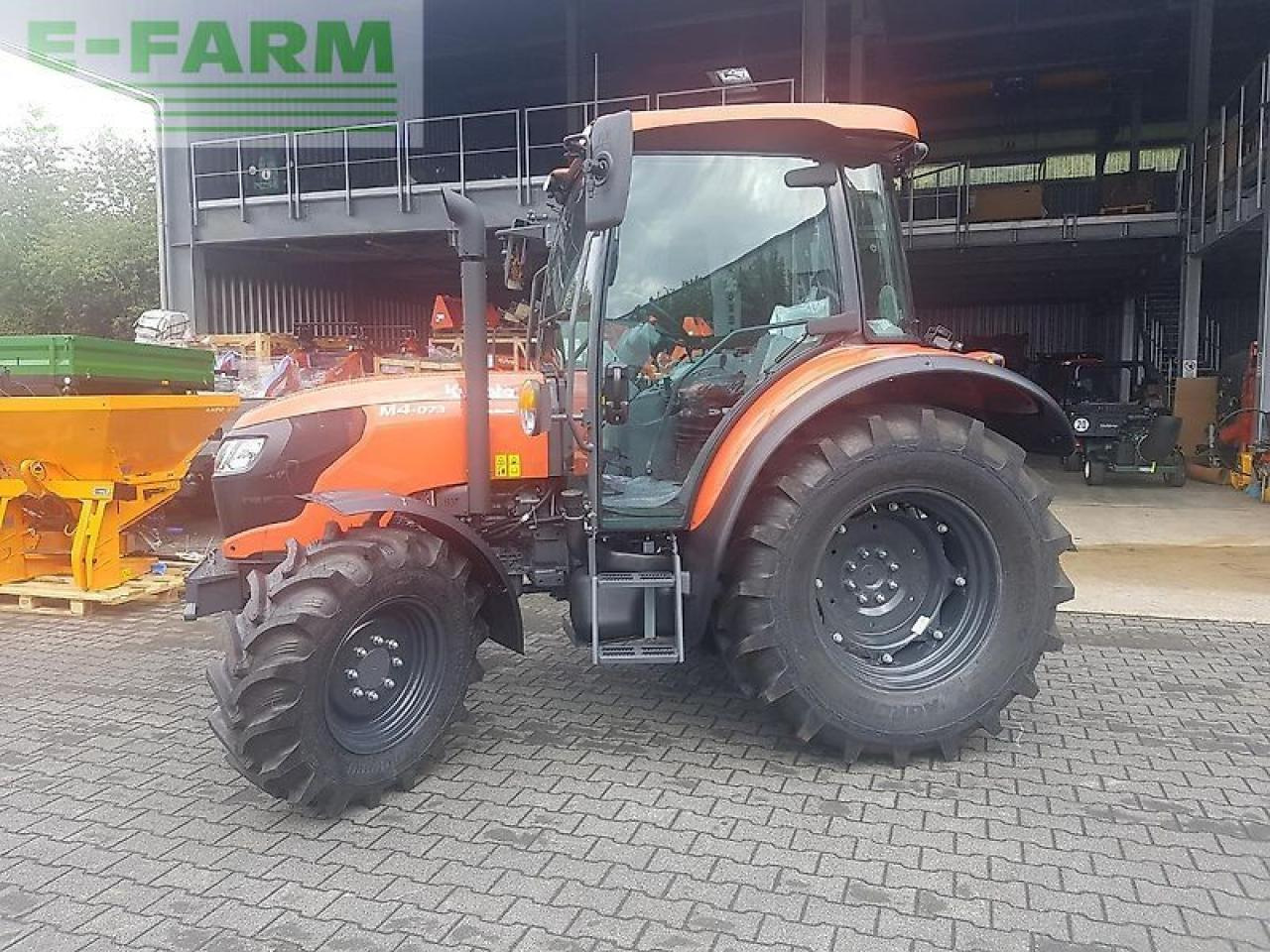 Kubota m4-073cab winterdienstpaket - Trattore: foto 3 Kubota m4-073cab winterdienstpaket - Trattore: foto 3