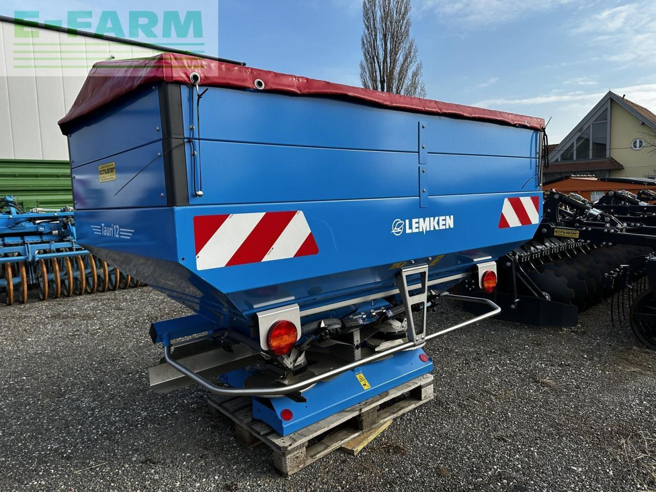 Lemken tauri 12/2150 - Spandiconcime: foto 1 Lemken tauri 12/2150 - Spandiconcime: foto 1
