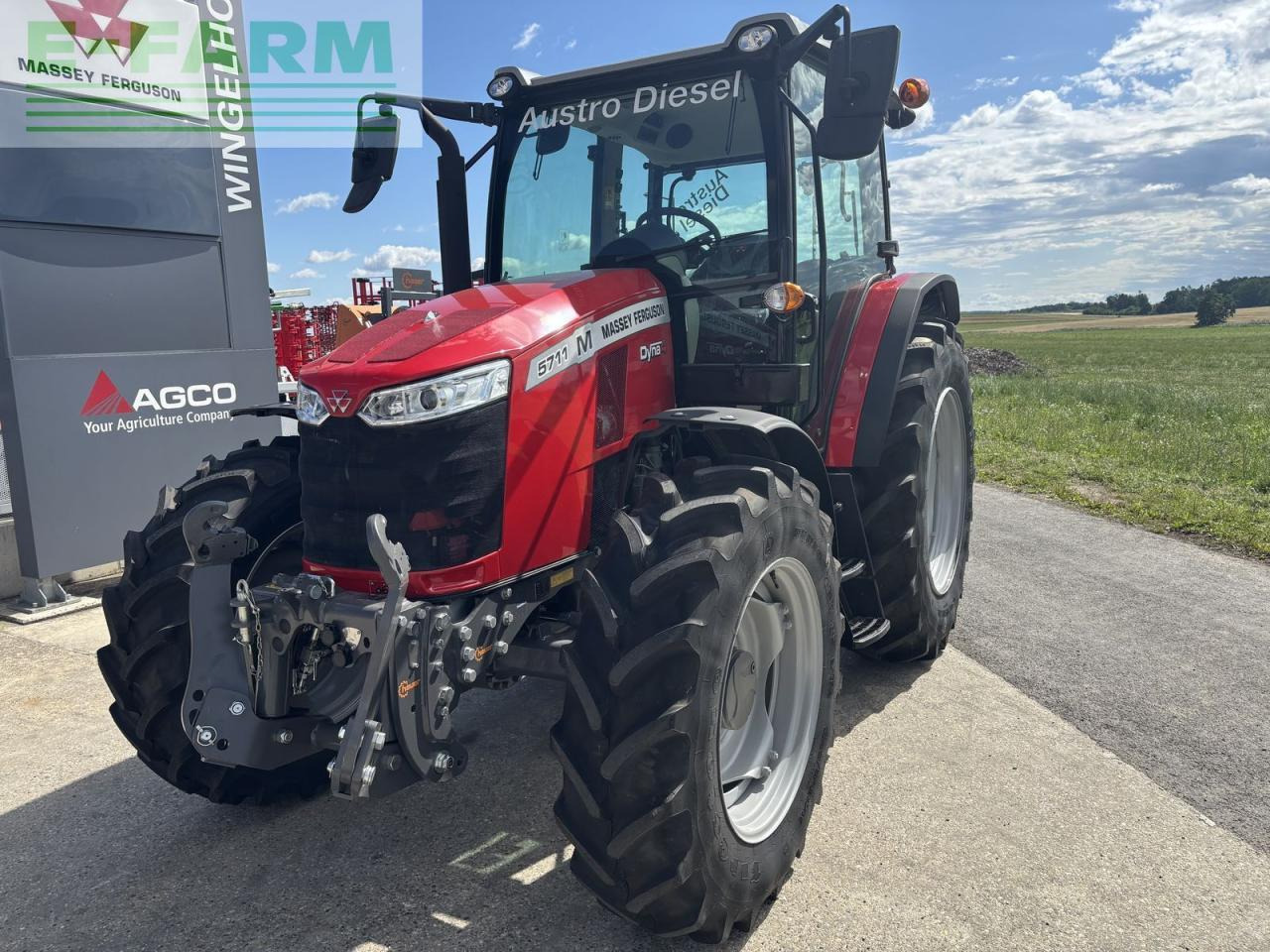 Massey Ferguson 5711 m dyna 4 comfort - Trattore: foto 3 Massey Ferguson 5711 m dyna 4 comfort - Trattore: foto 3
