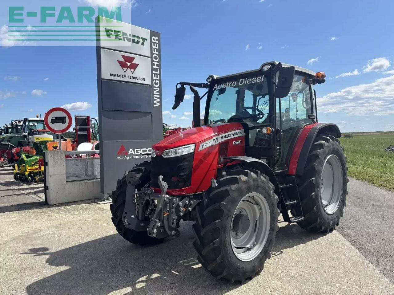 Massey Ferguson 5711 m dyna 4 comfort - Trattore: foto 1 Massey Ferguson 5711 m dyna 4 comfort - Trattore: foto 1