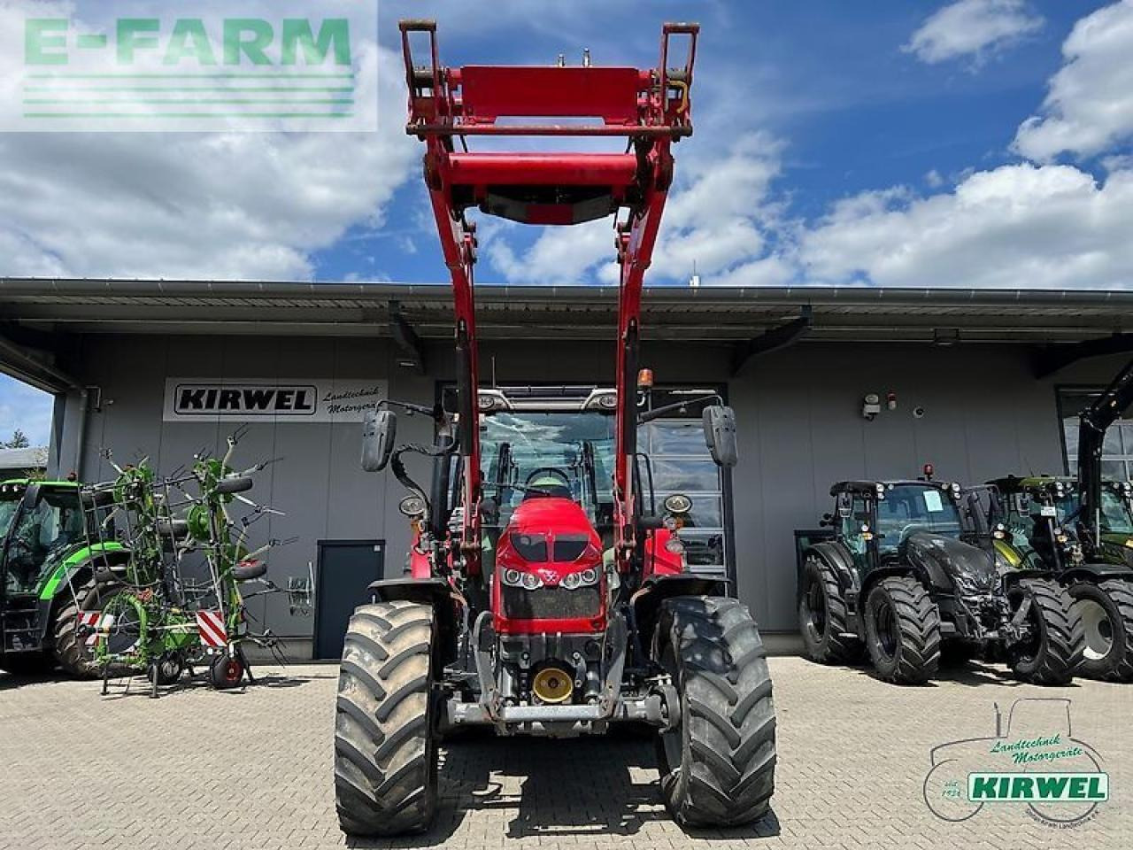 Trattore Massey Ferguson 5713 s dyna6: foto 7