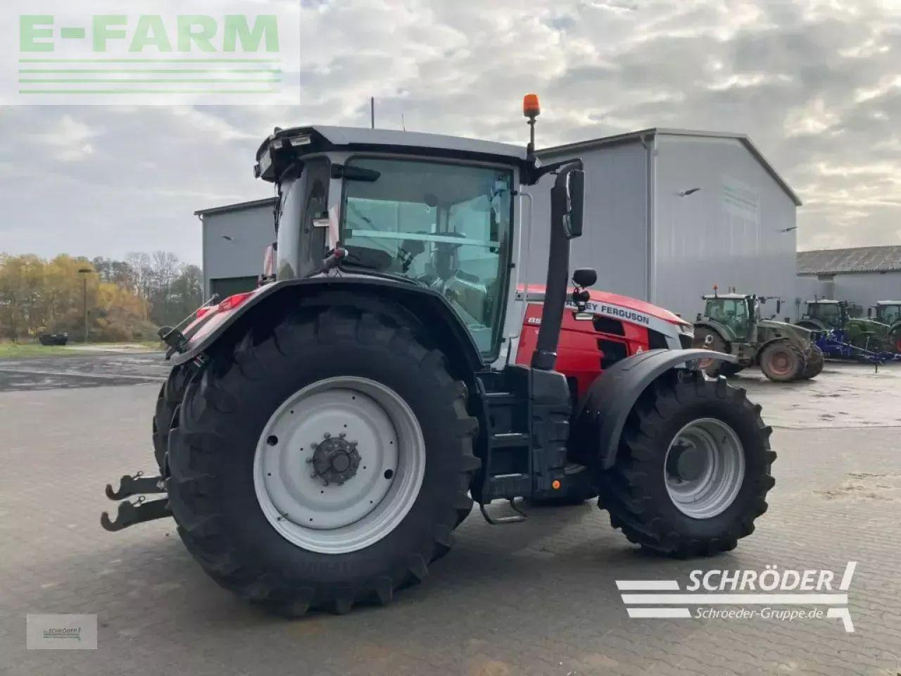 Massey Ferguson 8s.305 dyna-vt exclusive Exclusive - Trattore: foto 4 Massey Ferguson 8s.305 dyna-vt exclusive Exclusive - Trattore: foto 4