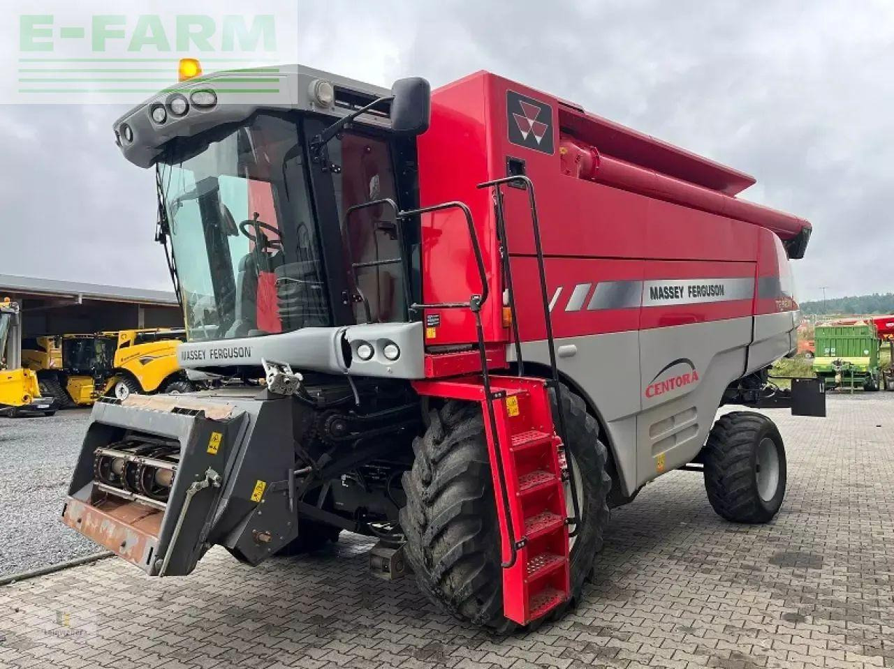 Massey Ferguson centora 7282 al - Mietitrebbia: foto 1 Massey Ferguson centora 7282 al - Mietitrebbia: foto 1