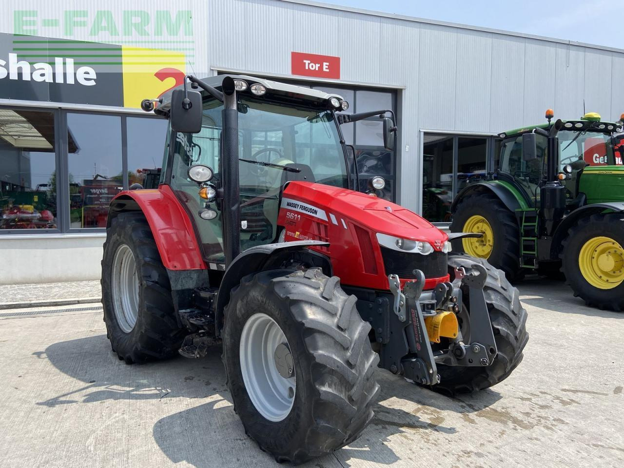Massey Ferguson mf 5610 dyna-4 essential Essential - Trattore: foto 1 Massey Ferguson mf 5610 dyna-4 essential Essential - Trattore: foto 1