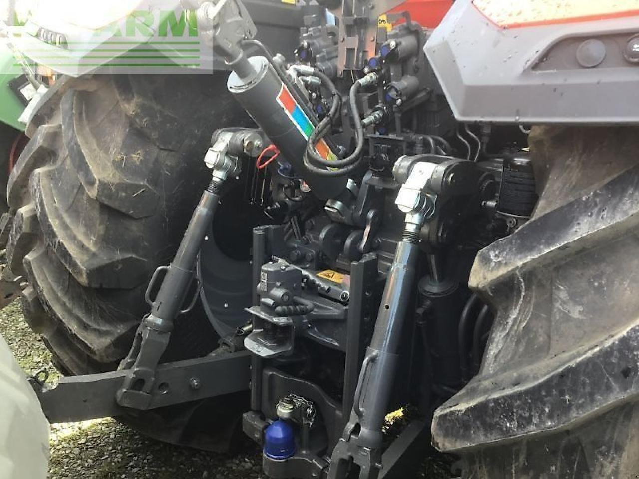 Massey Ferguson mf 8s.305 dyna-vt exclusive ma Exclusive - Trattore: foto 3 Massey Ferguson mf 8s.305 dyna-vt exclusive ma Exclusive - Trattore: foto 3