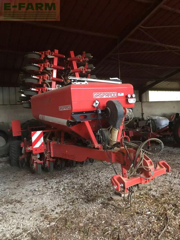 Mustang gigante 600 33 ro - Seminatrice di precisione: foto 2 Mustang gigante 600 33 ro - Seminatrice di precisione: foto 2