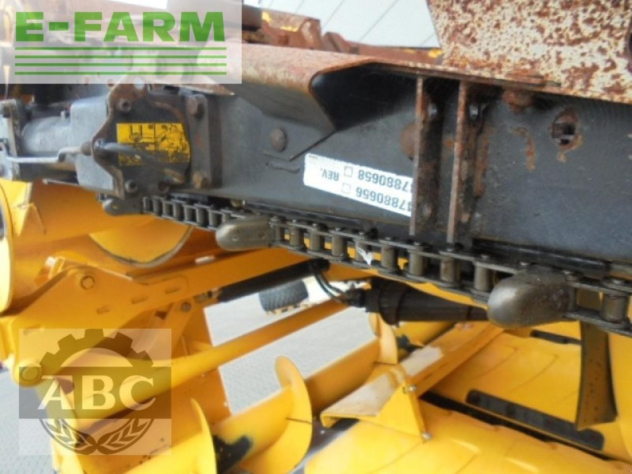 New Holland 980 cf 8r 75 - Spannocchiatore: foto 4 New Holland 980 cf 8r 75 - Spannocchiatore: foto 4