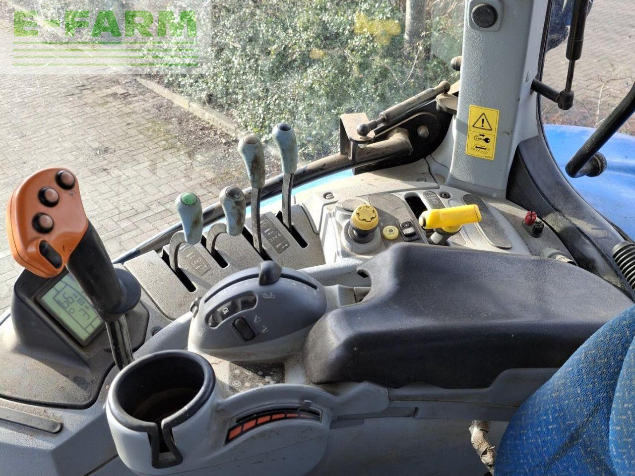 New Holland T7 200 - Trattore: foto 5 New Holland T7 200 - Trattore: foto 5