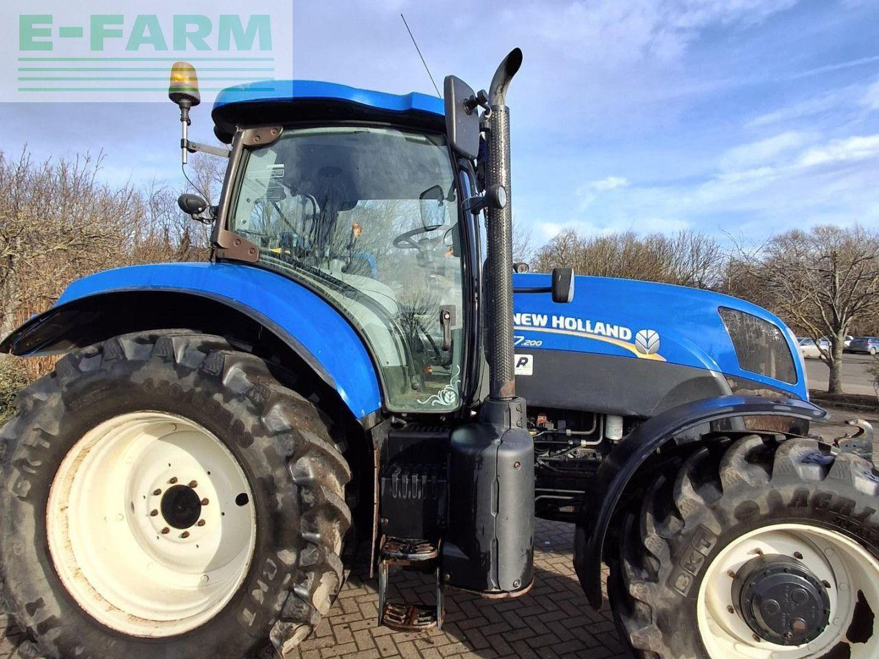 New Holland T7 200 - Trattore: foto 4 New Holland T7 200 - Trattore: foto 4