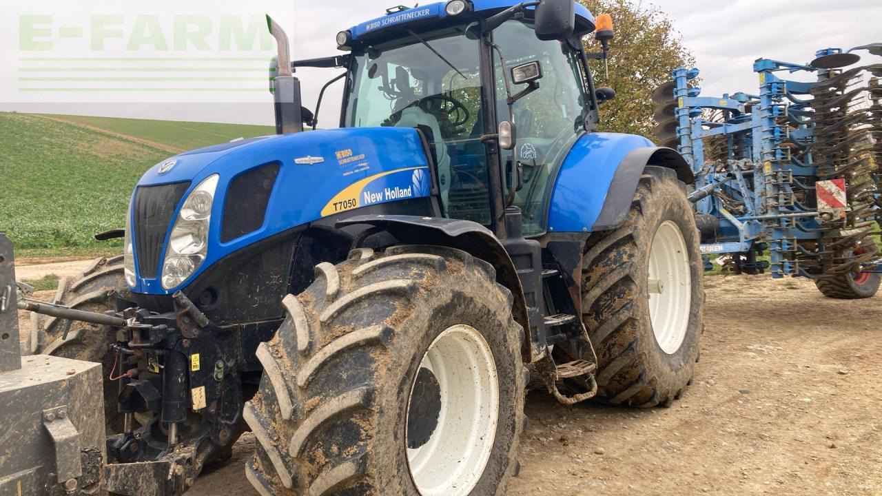 New Holland T7050 - Trattore: foto 1 New Holland T7050 - Trattore: foto 1