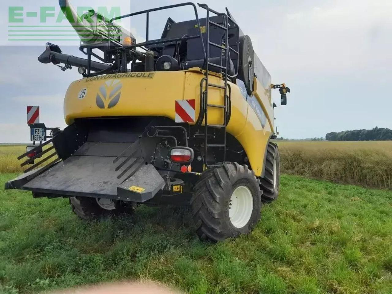 New Holland cr 8.80 - Mietitrebbia: foto 4 New Holland cr 8.80 - Mietitrebbia: foto 4