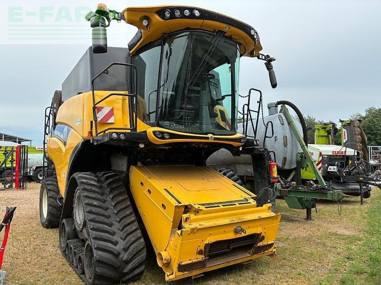 Mietitrebbia New Holland cr 8.80: foto 34