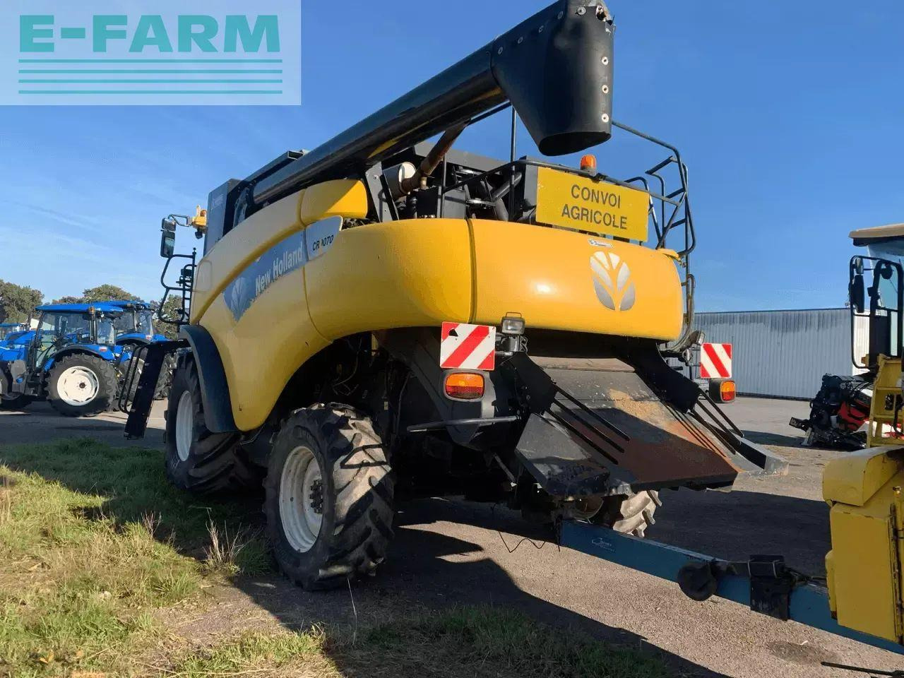 New Holland cr 9070 - Mietitrebbia: foto 4 New Holland cr 9070 - Mietitrebbia: foto 4