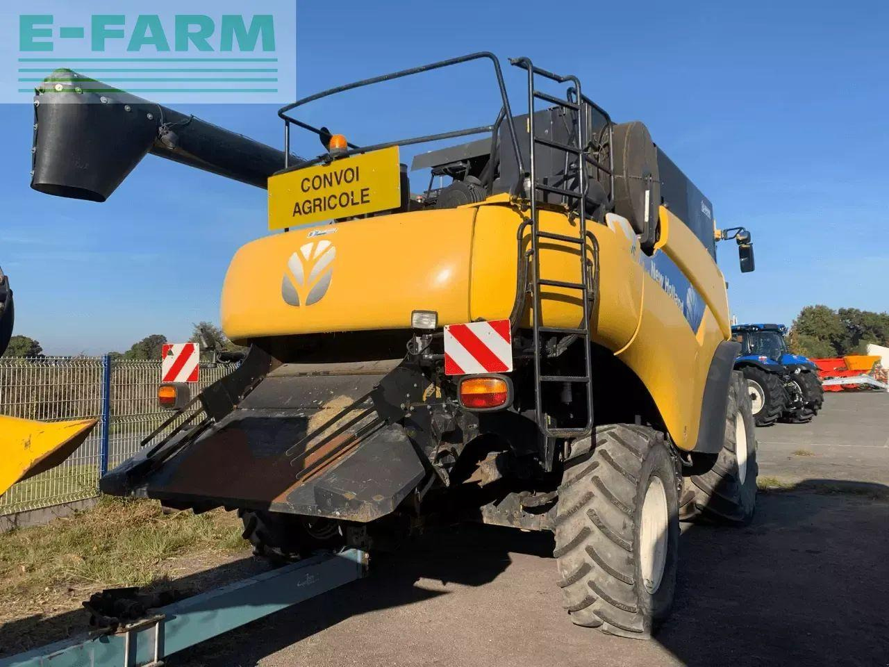 New Holland cr 9070 - Mietitrebbia: foto 3 New Holland cr 9070 - Mietitrebbia: foto 3