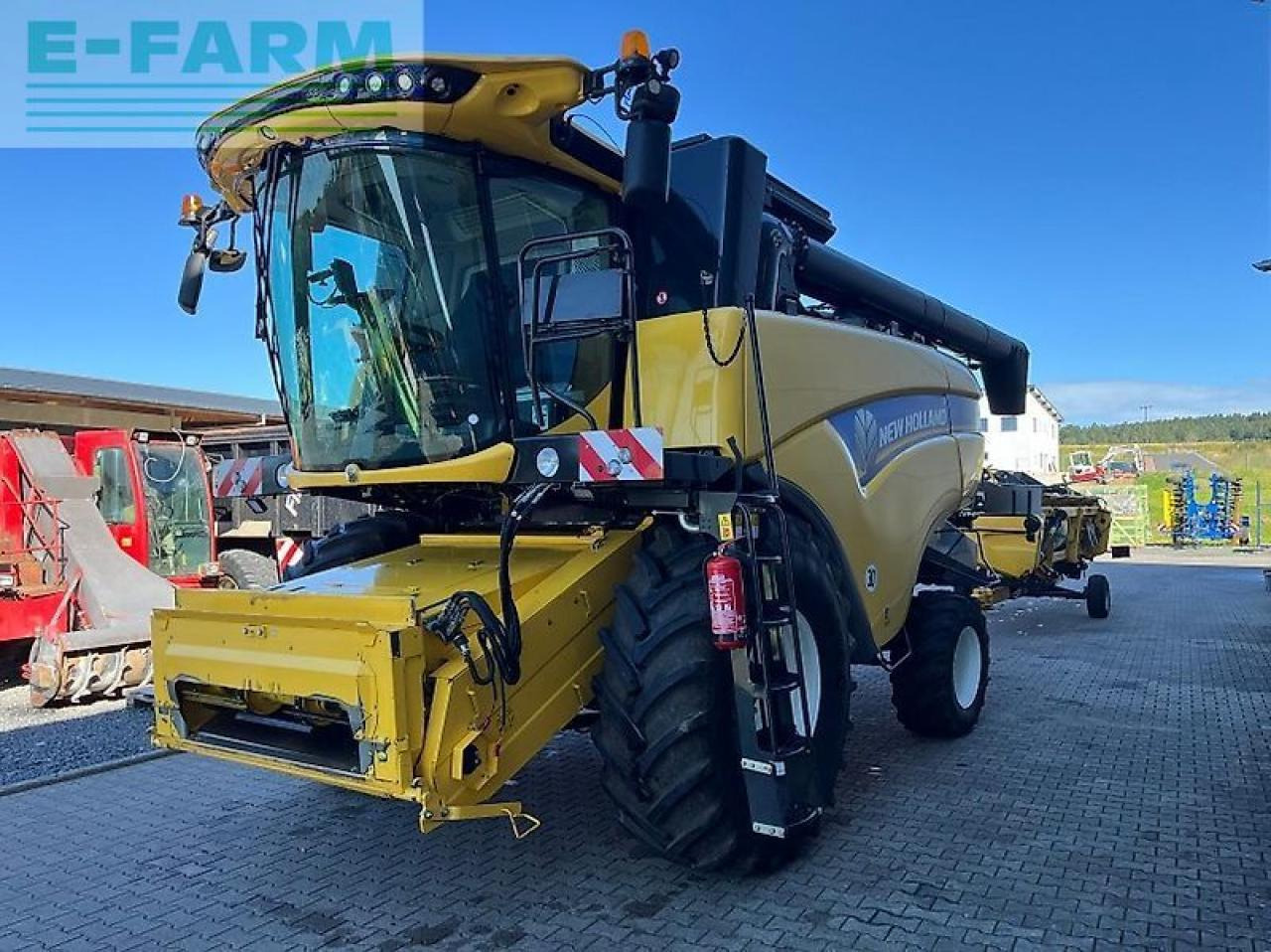New Holland cx 6.90 - Mietitrebbia: foto 2 New Holland cx 6.90 - Mietitrebbia: foto 2